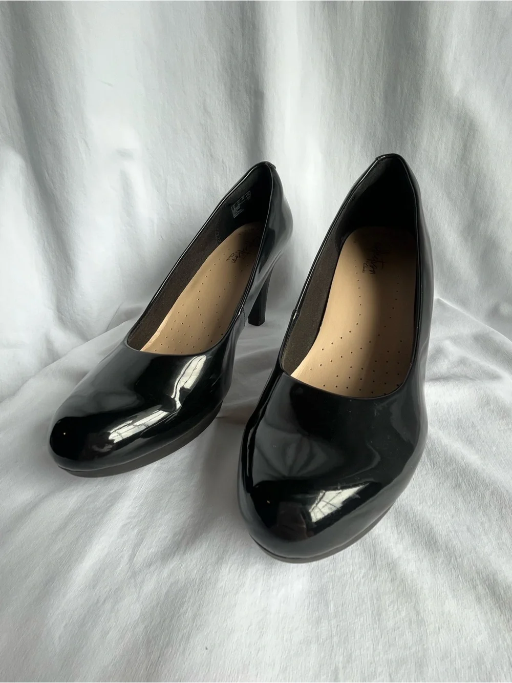 Clarks Black Patent Round-Toe Heel Pumps